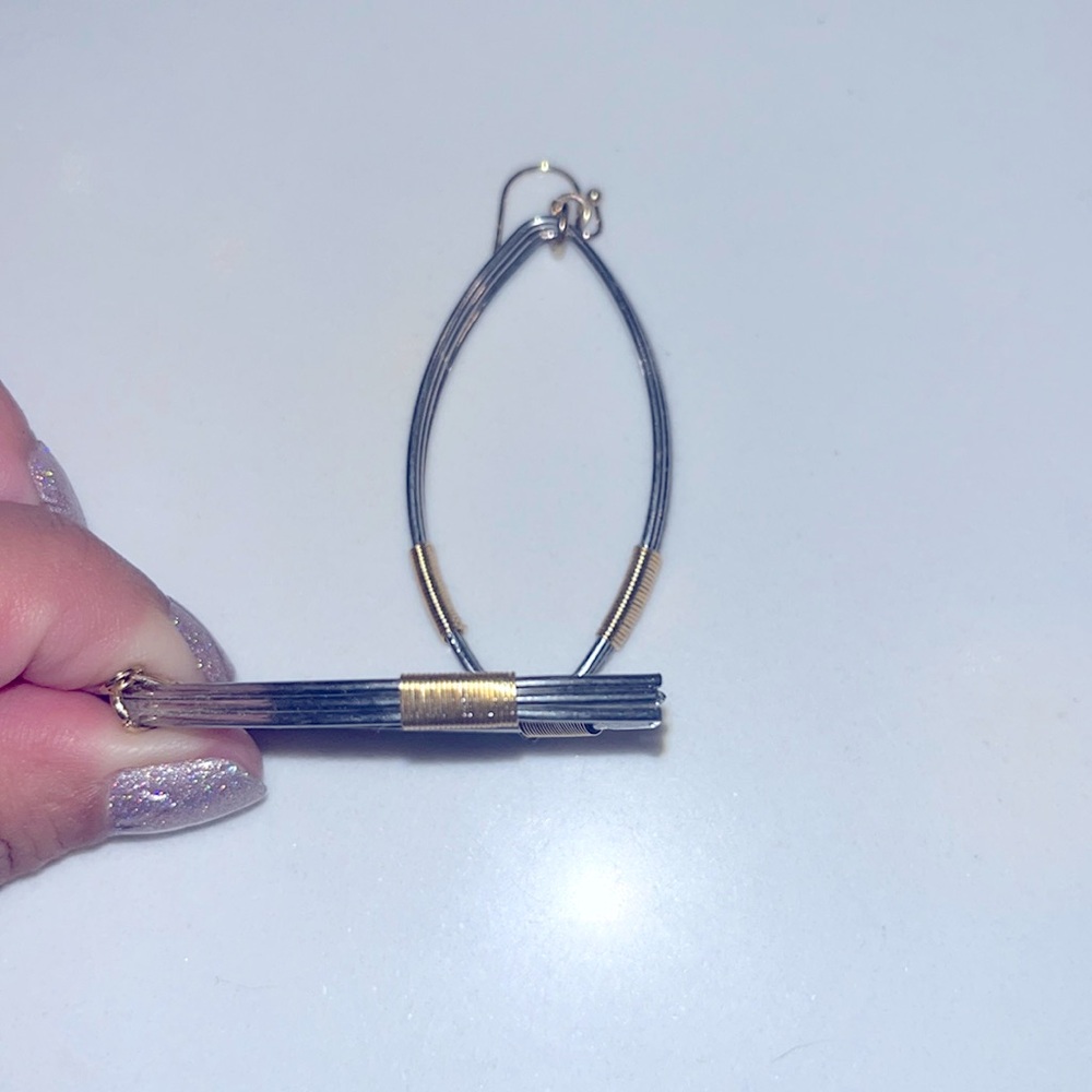 Double tone wire teardrop hoop earrings!
